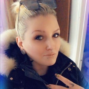 Meet your Posher, Victoria